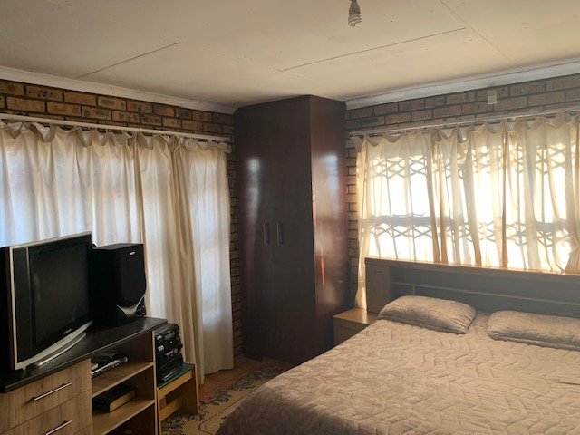 5 Bedroom Property for Sale in Kuruman Northern Cape